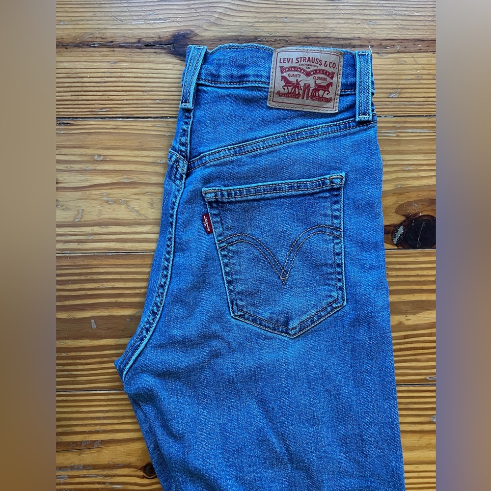 Levi’s Ribcage Straight Ankle jeans size 27